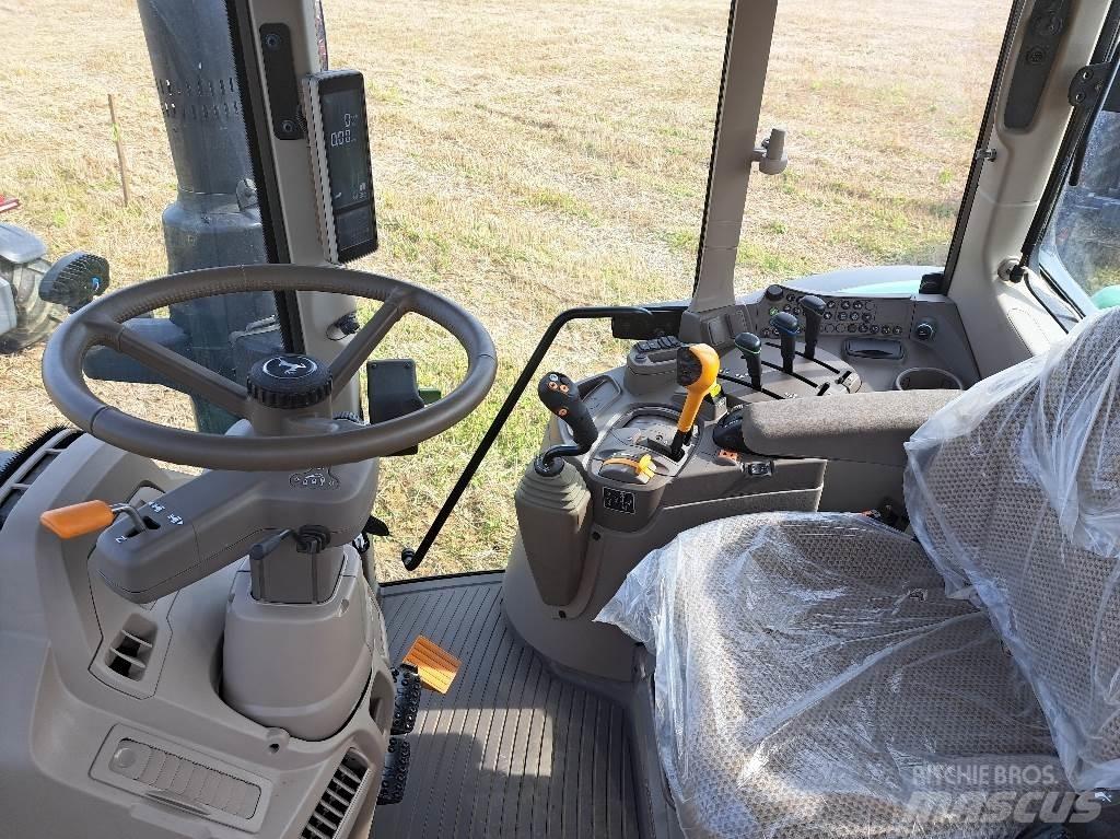 John Deere 6110M الجرارات
