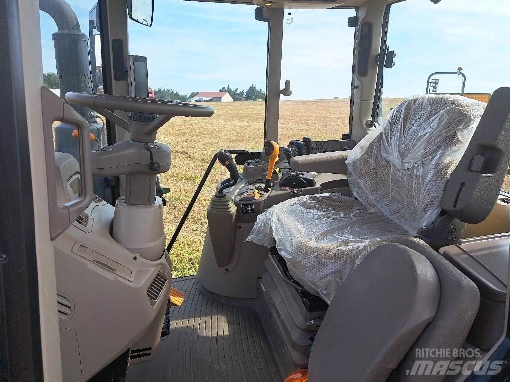 John Deere 6110M الجرارات