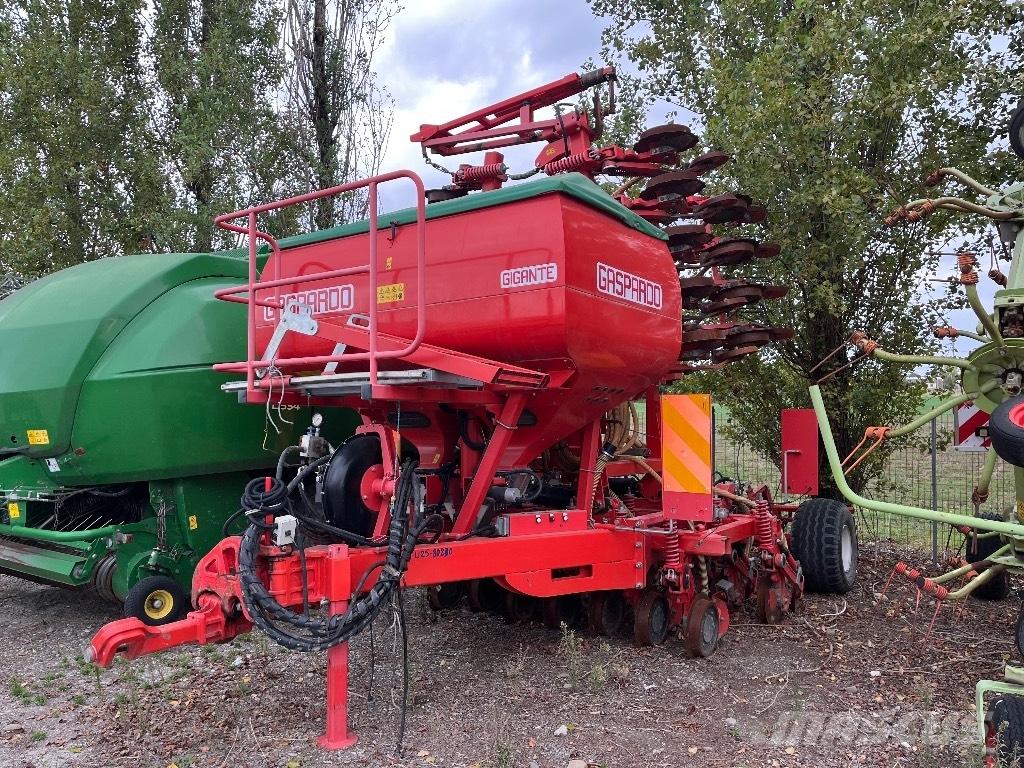 Gaspardo Gigante 600 مثاقيب مدمجة