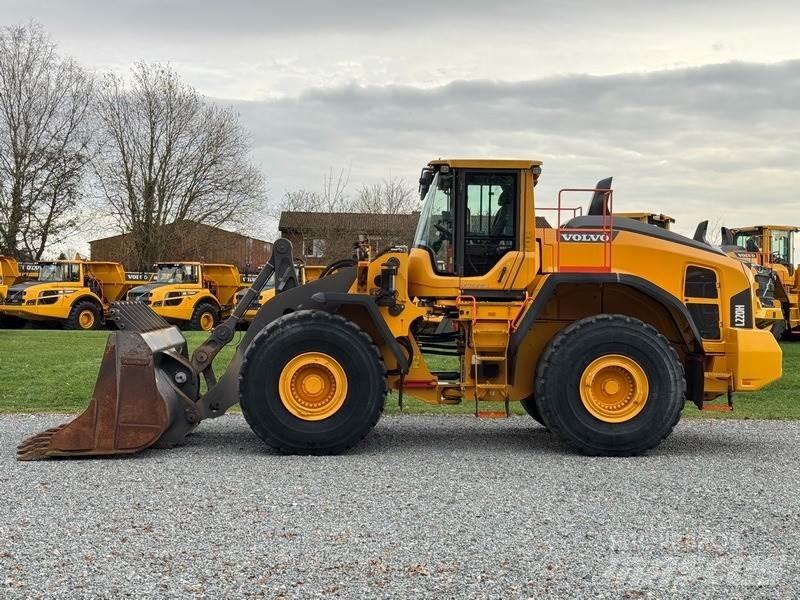 Volvo L 220 H لوادر بعجل