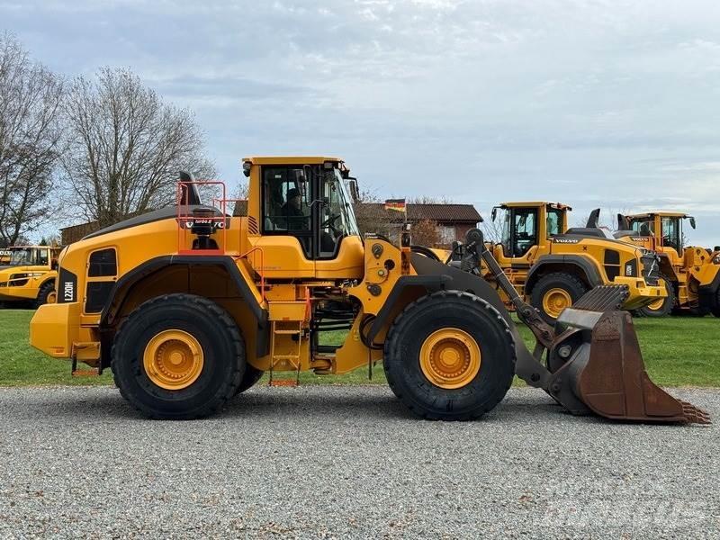Volvo L 220 H لوادر بعجل