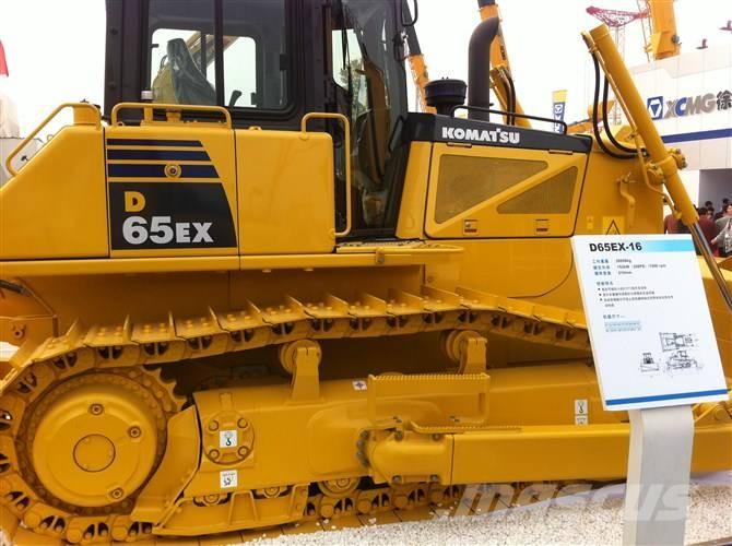 Komatsu D 65 EX -16 بلدوزرات مجنزرة