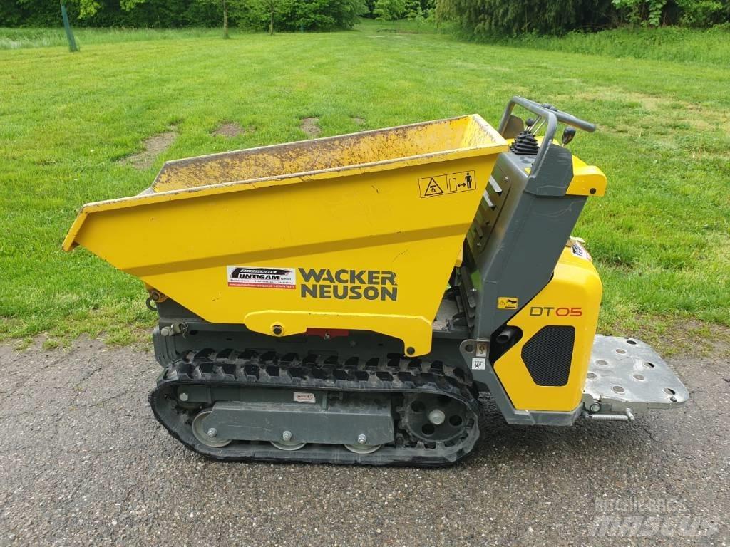 Wacker Neuson DT 05 عربات نقل قلابة مجنزرة