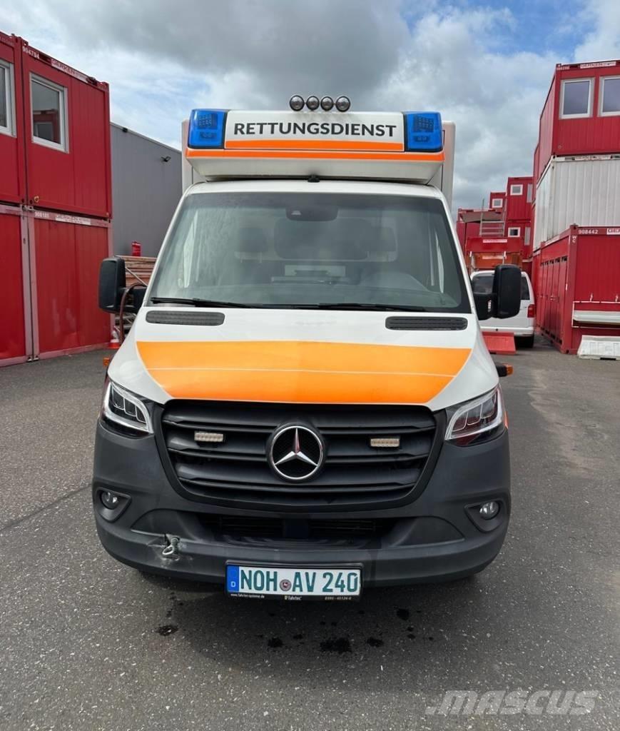 Mercedes-Benz 1000 سيارات إسعاف