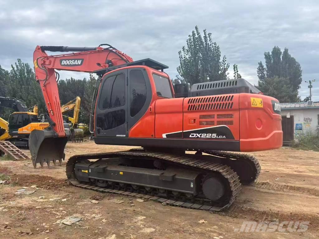 Doosan DX 225 حفارات زحافة
