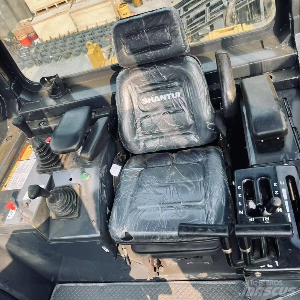 Shantui SD 22 بلدوزرات مجنزرة