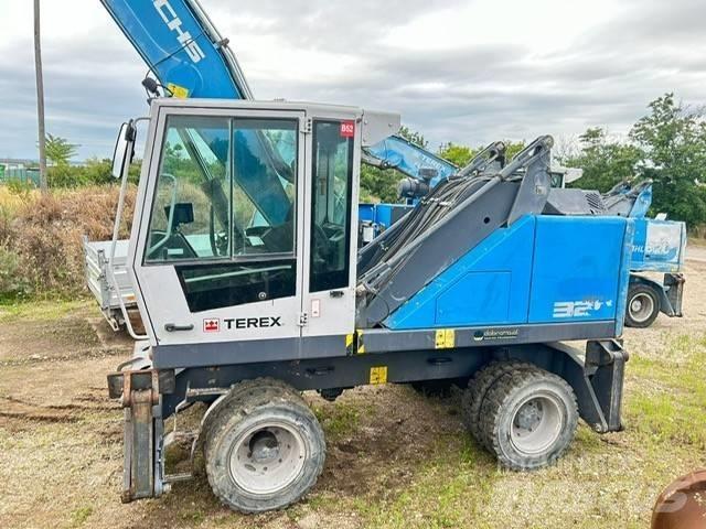Fuchs MHL 320 مناولات المخلفات / مناولات صناعية