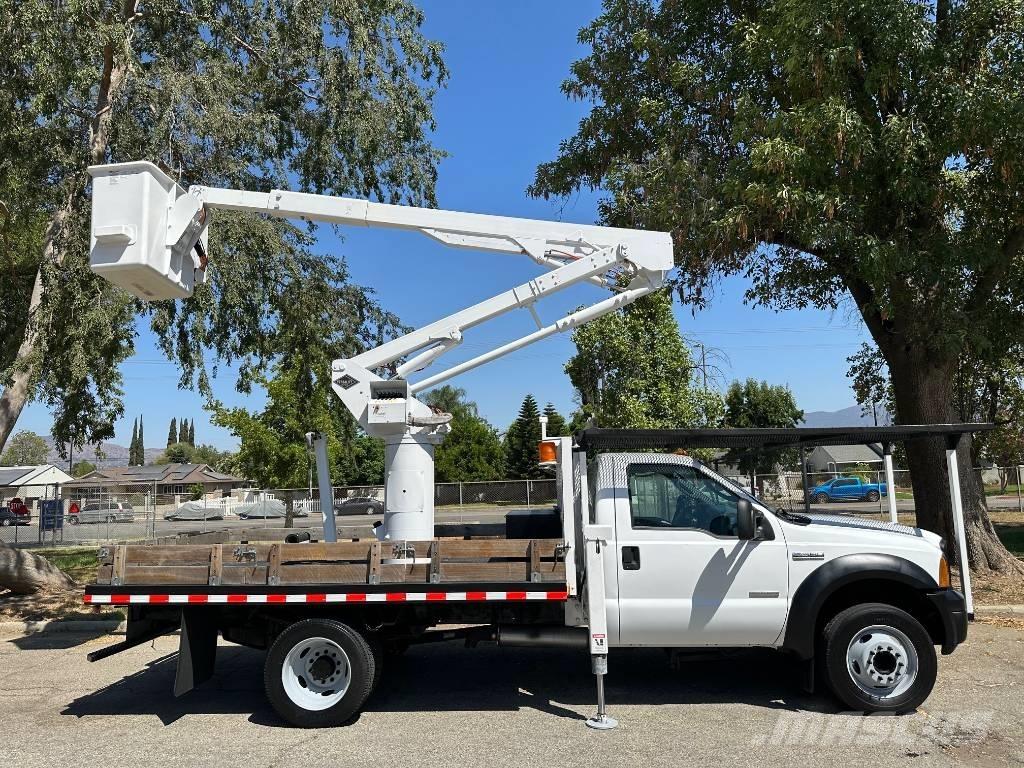 Ford F 550 المنصات الهوائية المثبتة على شاحنة