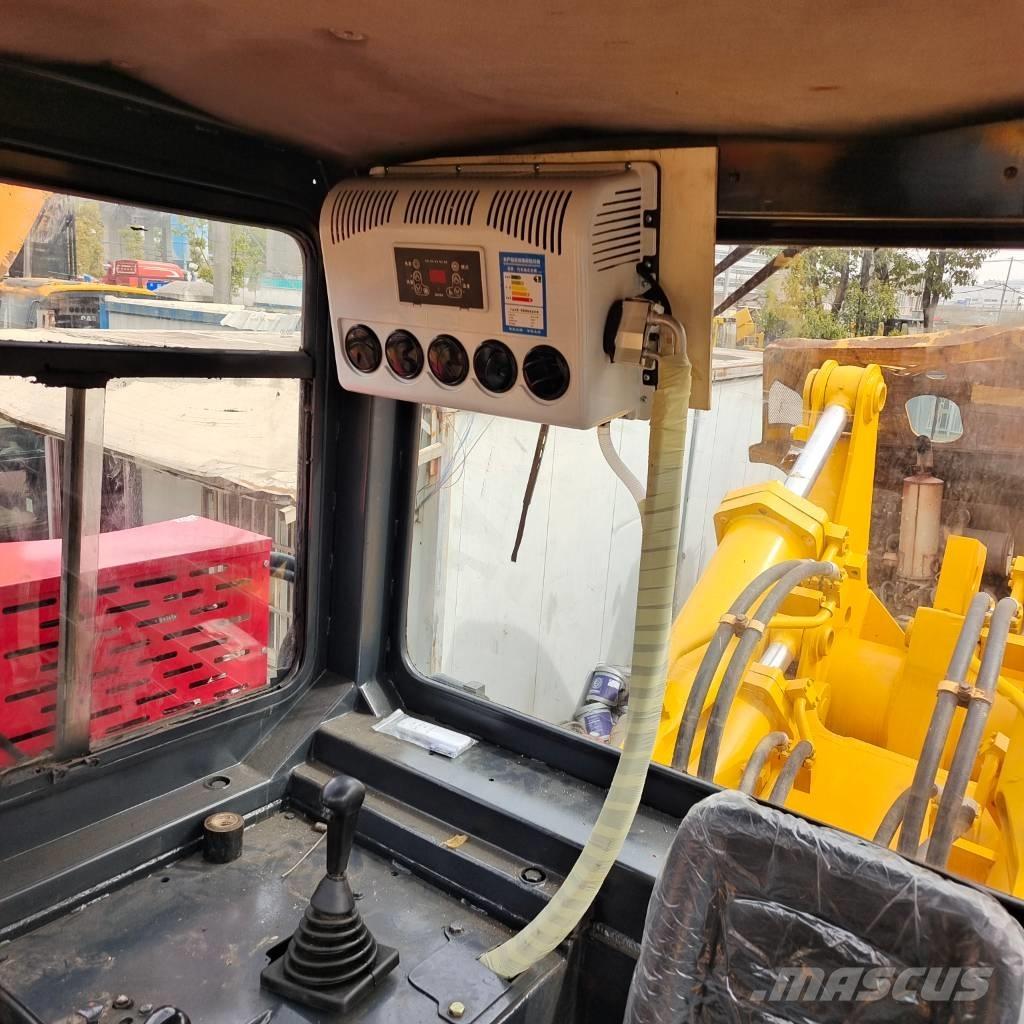 Shantui SD 32 بلدوزرات مجنزرة