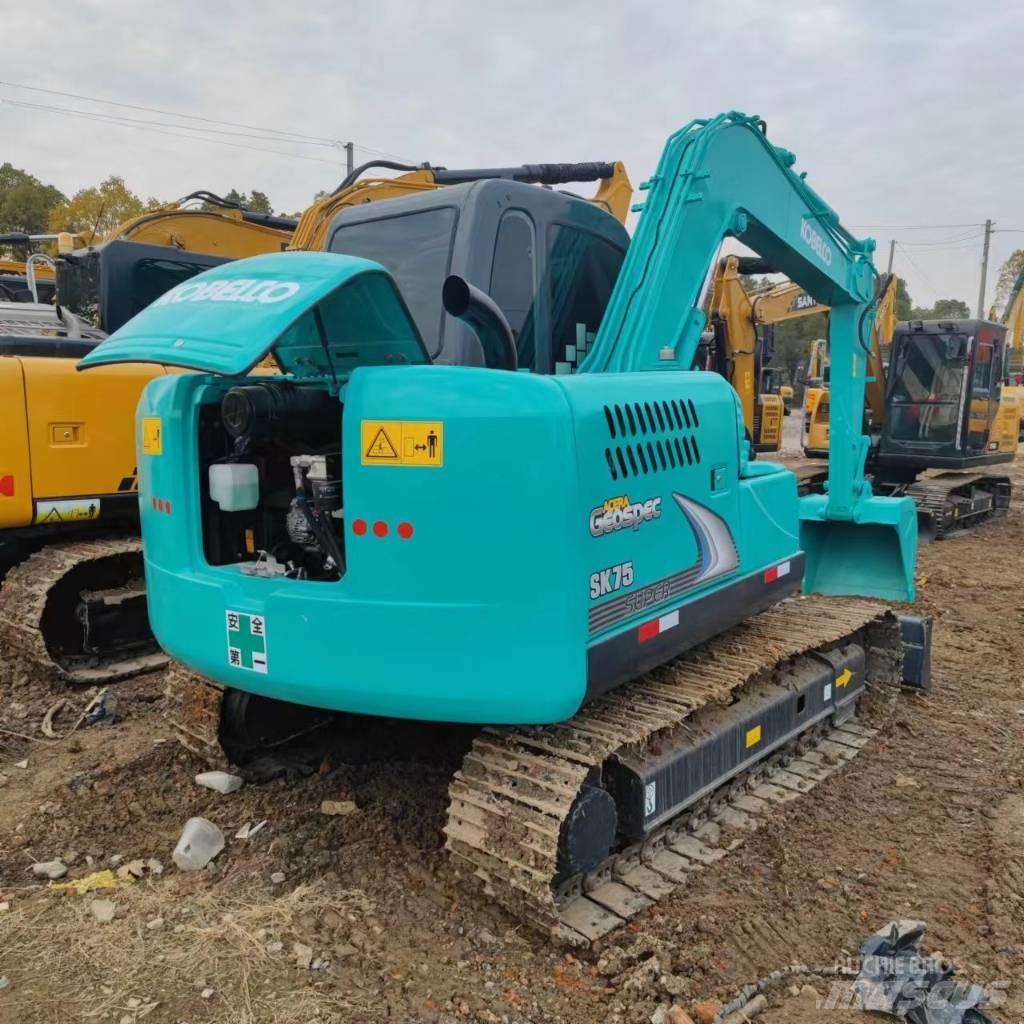 Kobelco SK 75 حفارات زحافة