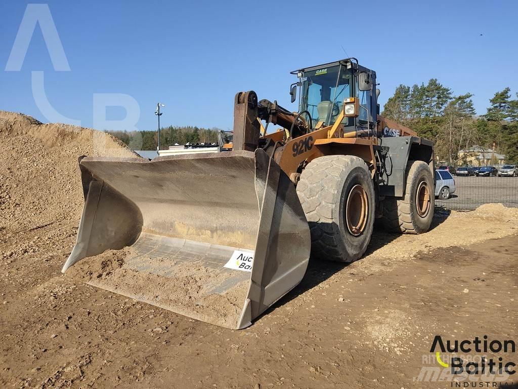 CASE 921 C لوادر بعجل