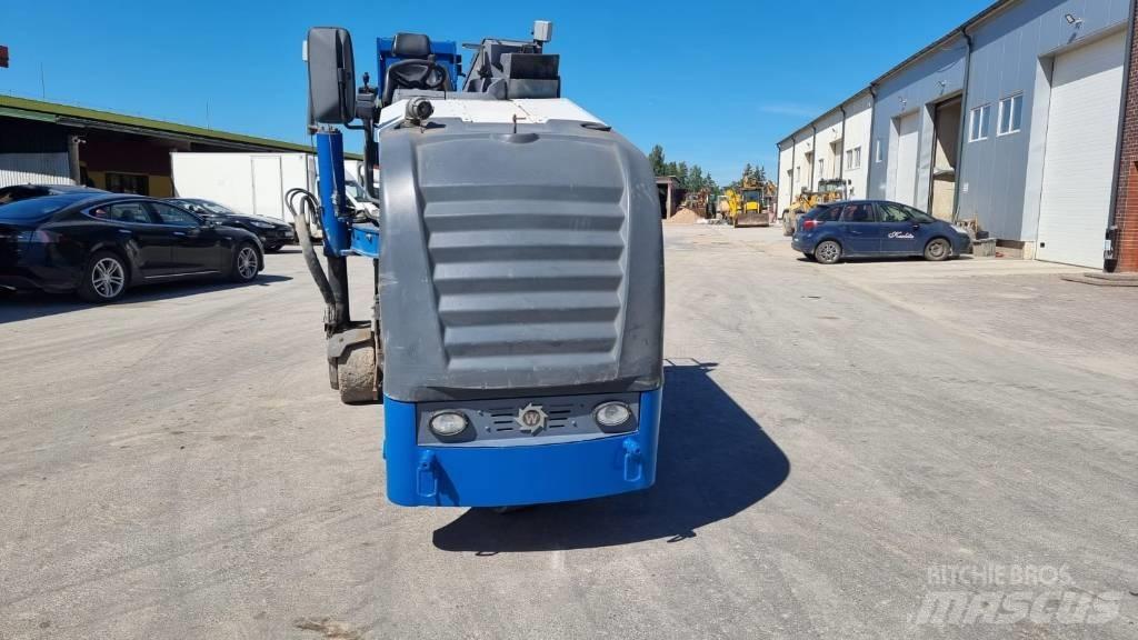 Wirtgen W 50 DC Asphalt cold milling machines