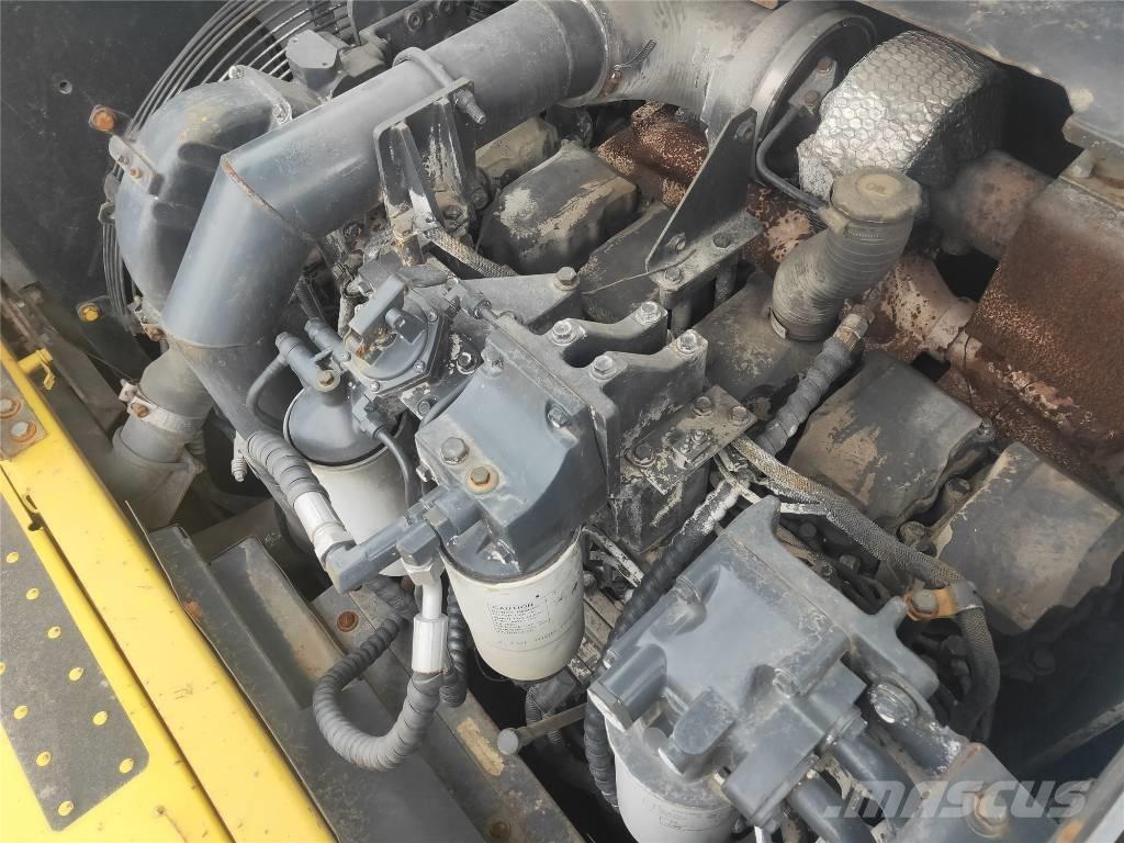 Komatsu PC460-8 حفارات زحافة