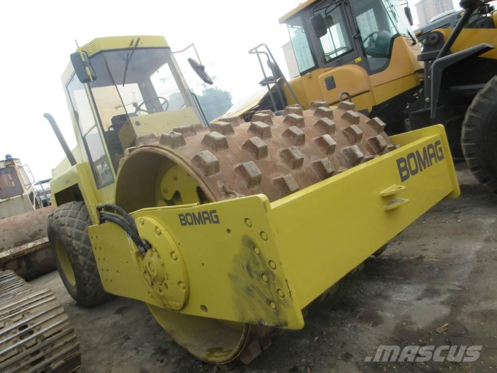 Bomag 217 D مداحل ثنائية الاسطوانة