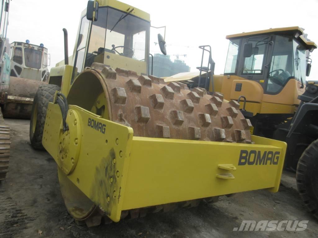 Bomag 217 D مداحل ثنائية الاسطوانة