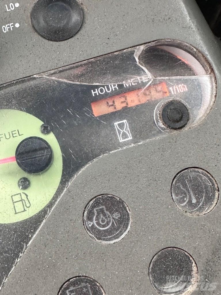 Yanmar Vio 33 U حفارات صغيرة أقل من 7 طن (حفارات صغيرة)
