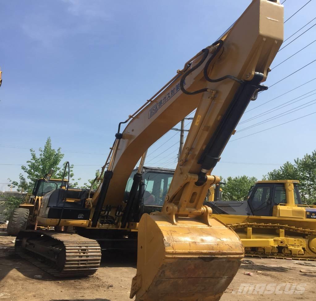 CAT 320 D حفارات زحافة