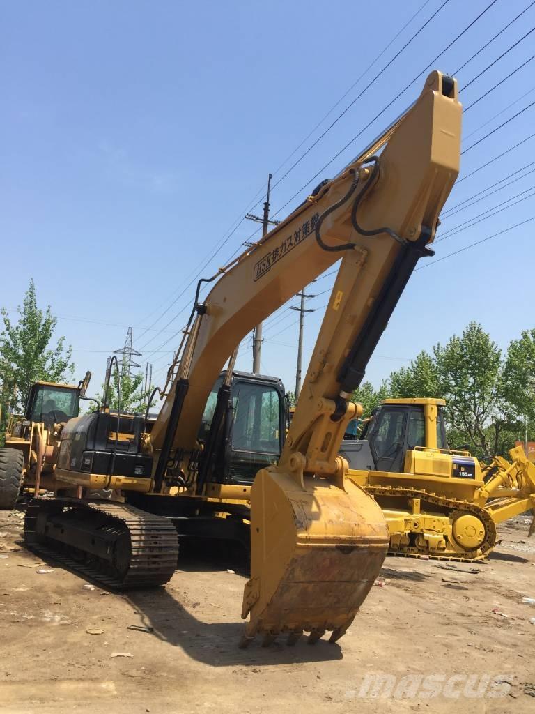 CAT 320 D حفارات زحافة