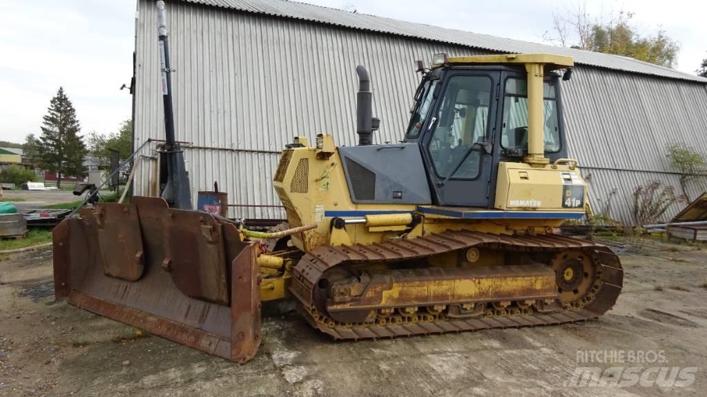 Komatsu D 41 P-6 بلدوزرات مجنزرة