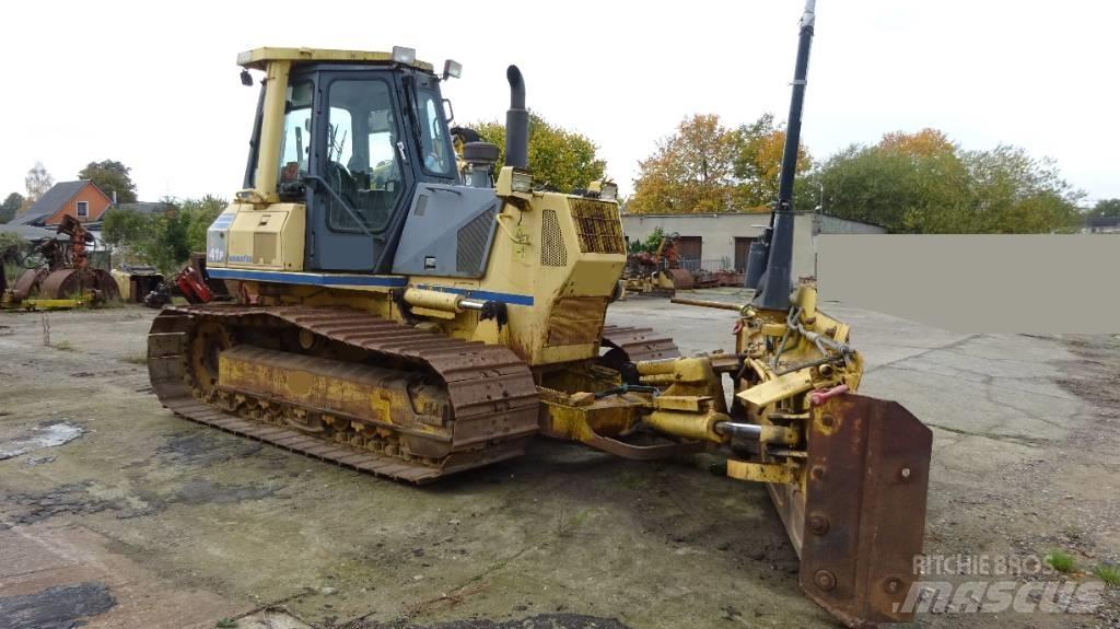 Komatsu D 41 P-6 بلدوزرات مجنزرة