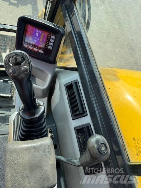 Komatsu PC 80 MR حفارات وسط 7 طن - 12 طن