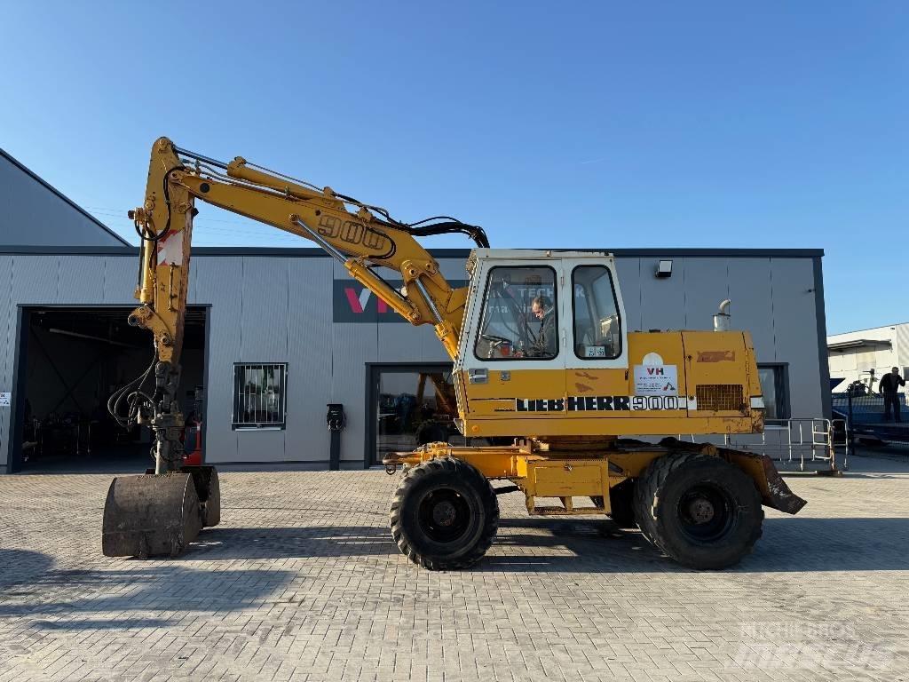 Liebherr A 900 C حفارات بعجل