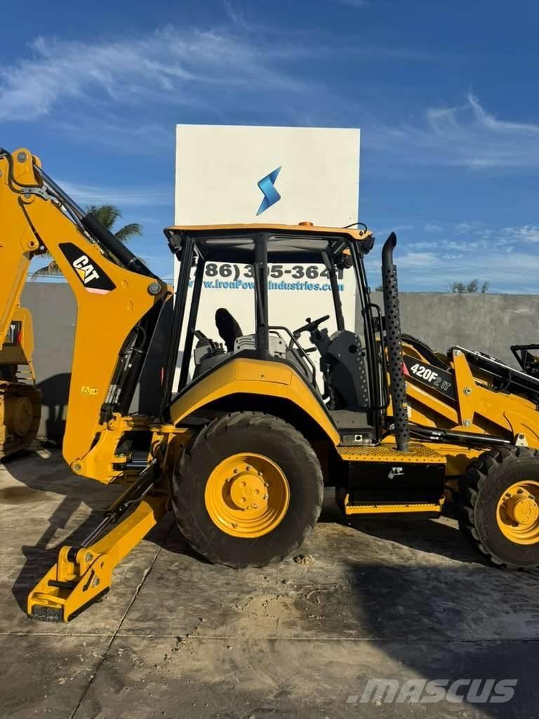 CAT 420 F IT لوادر ذات جرافات عكسية
