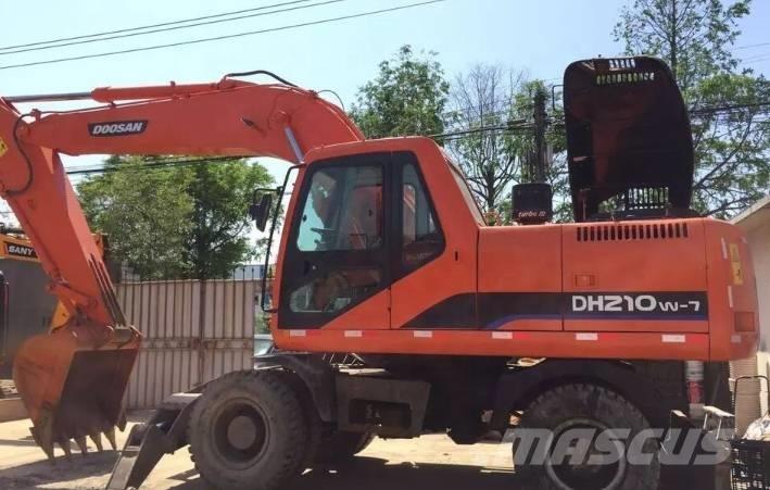 Doosan DH210W-7 حفارات بعجل
