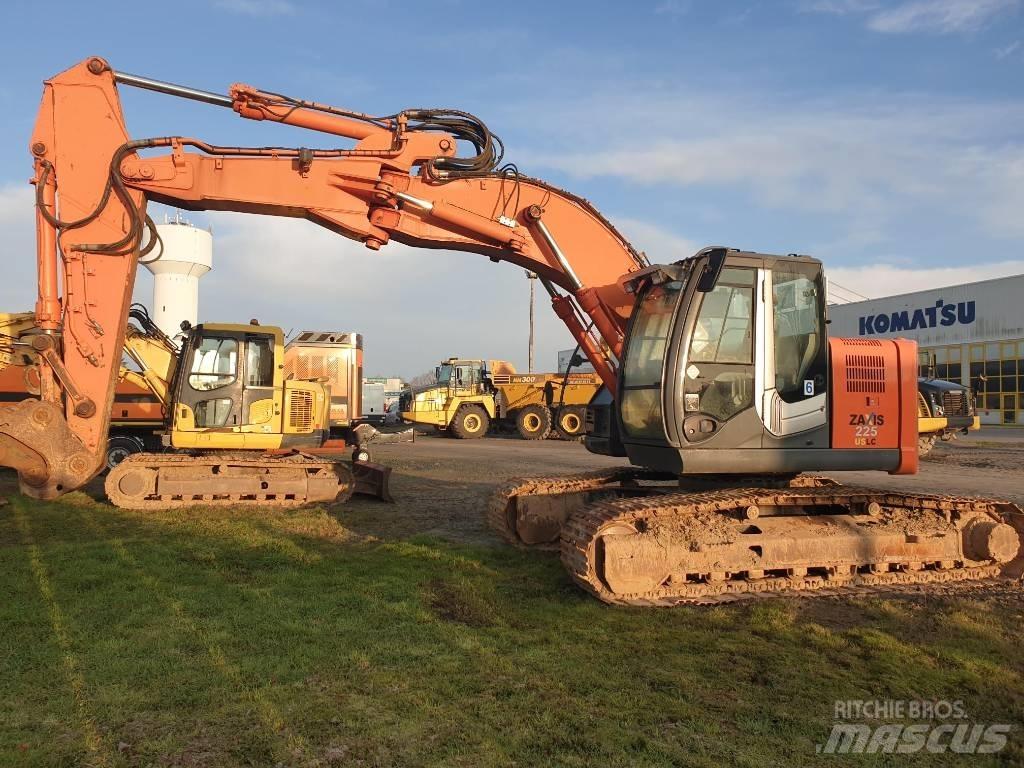 Hitachi ZX225USLC-3 حفارات زحافة