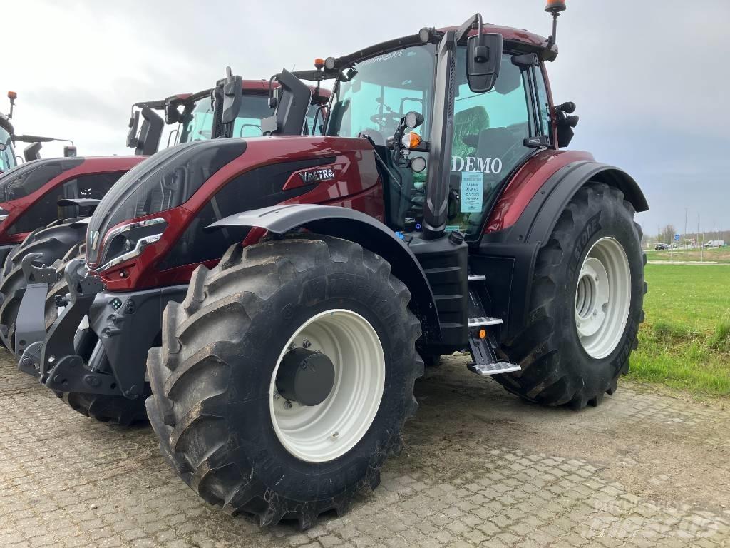 Valtra T225 Versu الجرارات