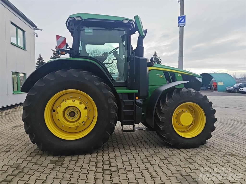 John Deere 7R 330 الجرارات