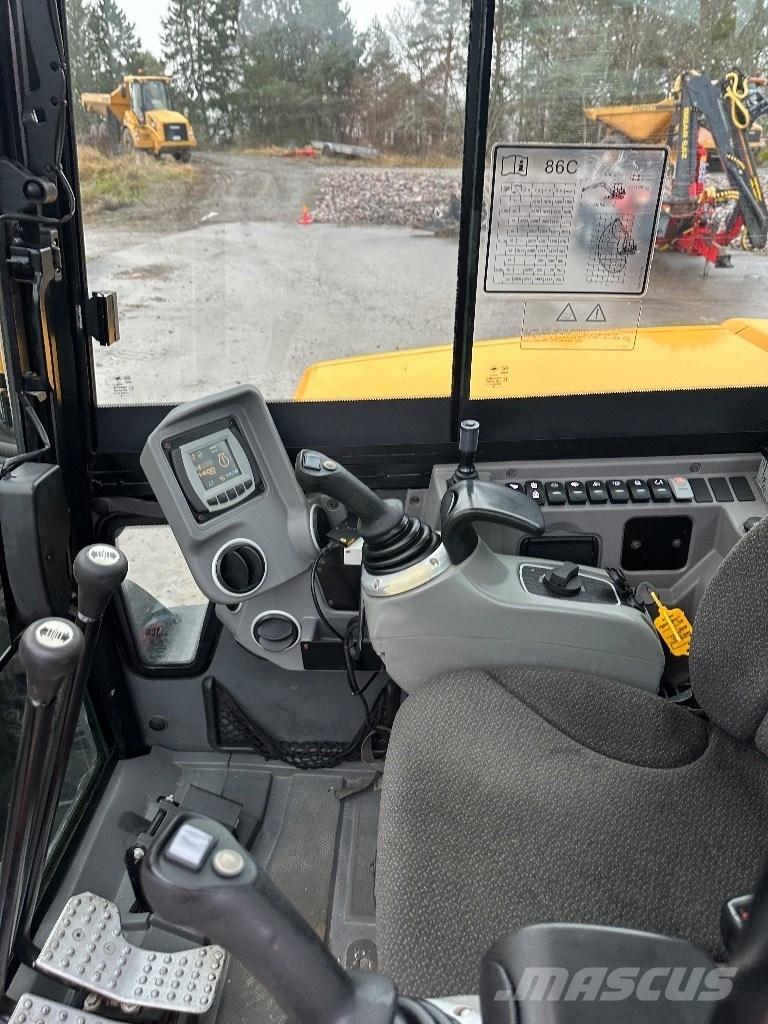 JCB 86 C-1 eco حفارات زحافة
