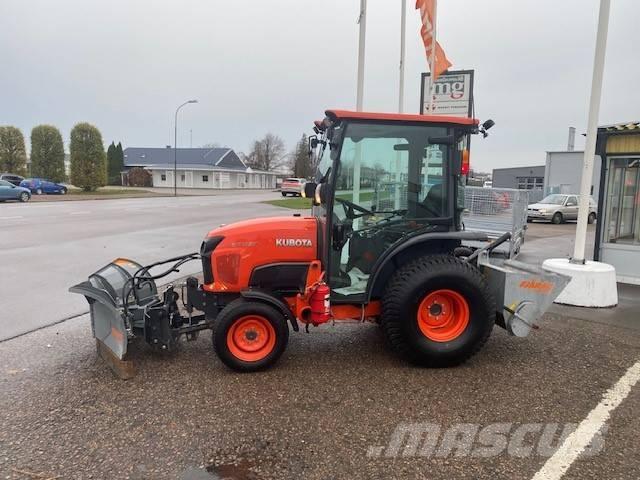 Kubota STW 37 جرارات مدمجة