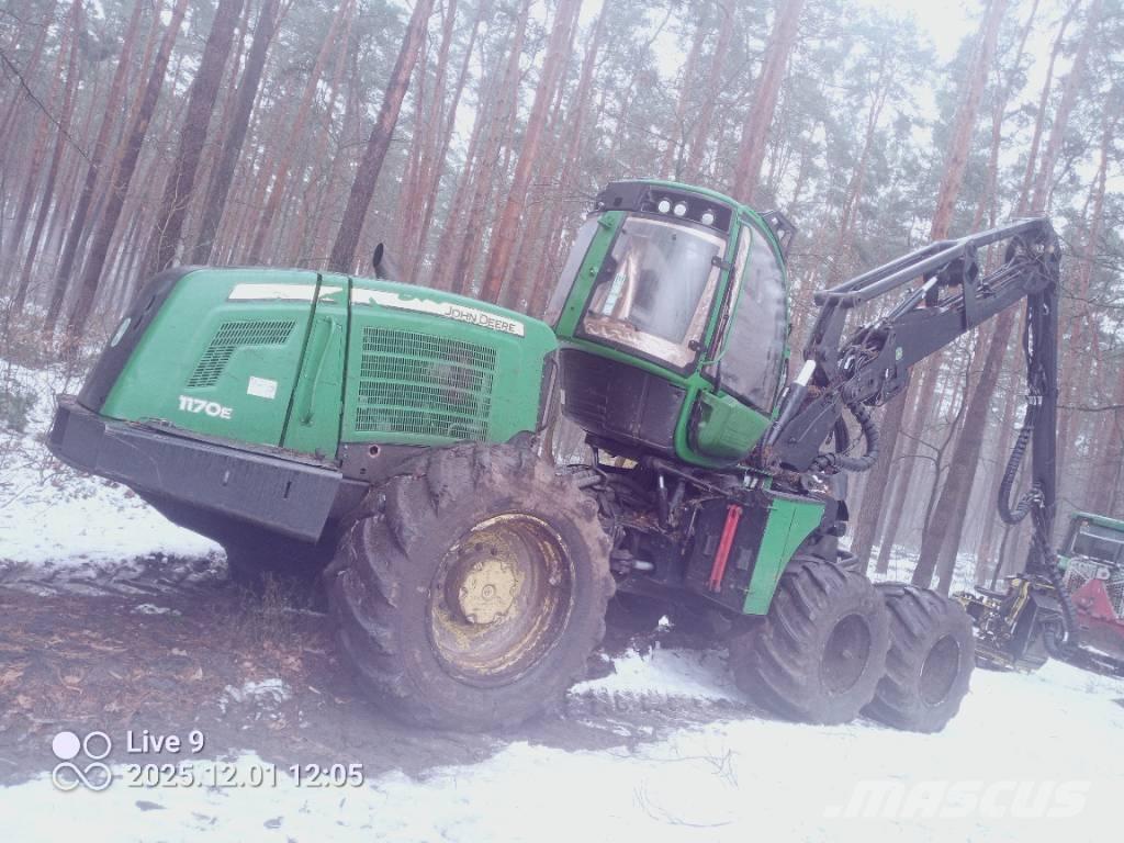 John Deere 1170 E حصادات