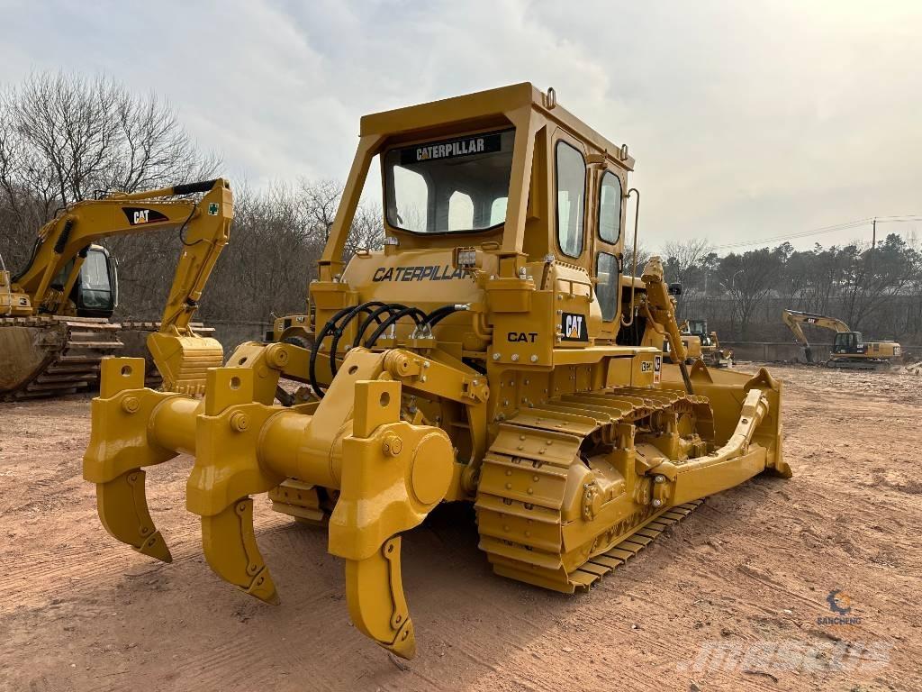 CAT D 7 G بلدوزرات مجنزرة