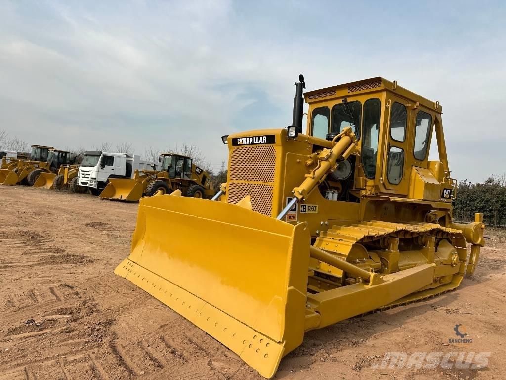 CAT D 7 G بلدوزرات مجنزرة