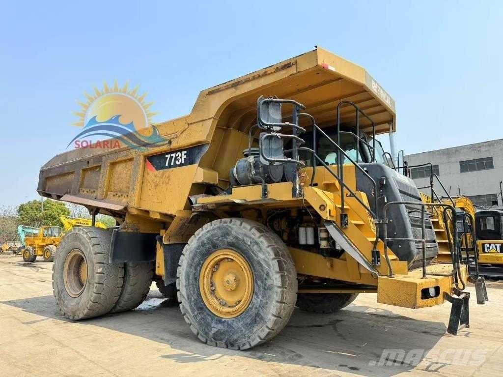 CAT 773 F ساحبات مفصلية
