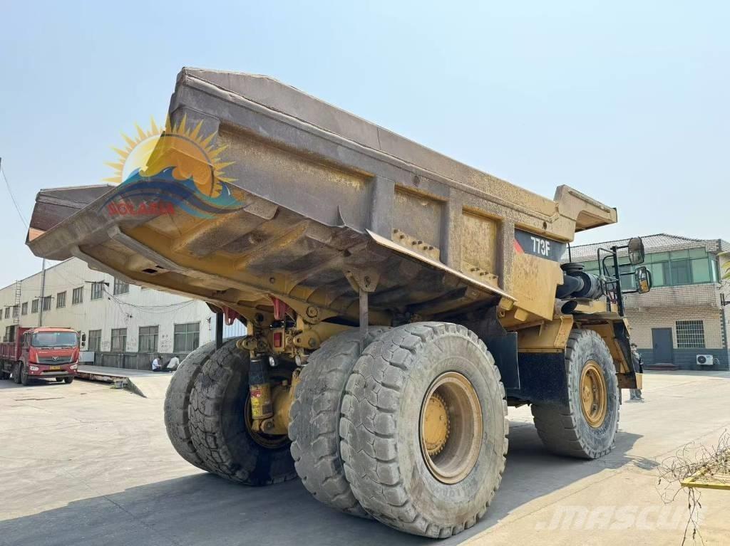 CAT 773 F ساحبات مفصلية
