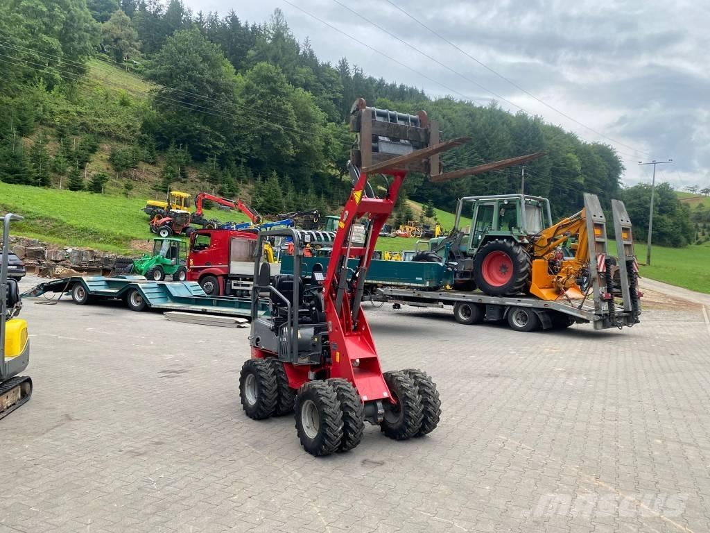 Weidemann 1140 لوادر بعجل