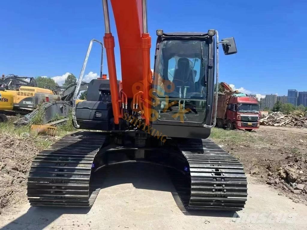 Hitachi ZX200-5G حفارات زحافة