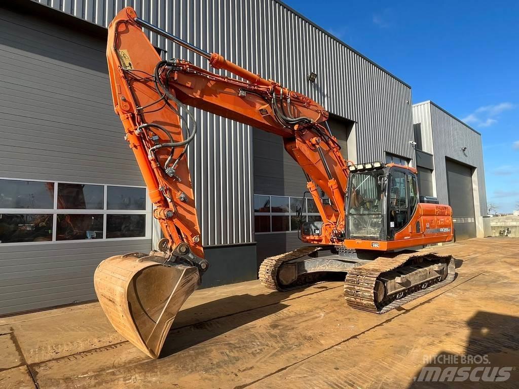 Doosan DX255LC-3 حفارات زحافة