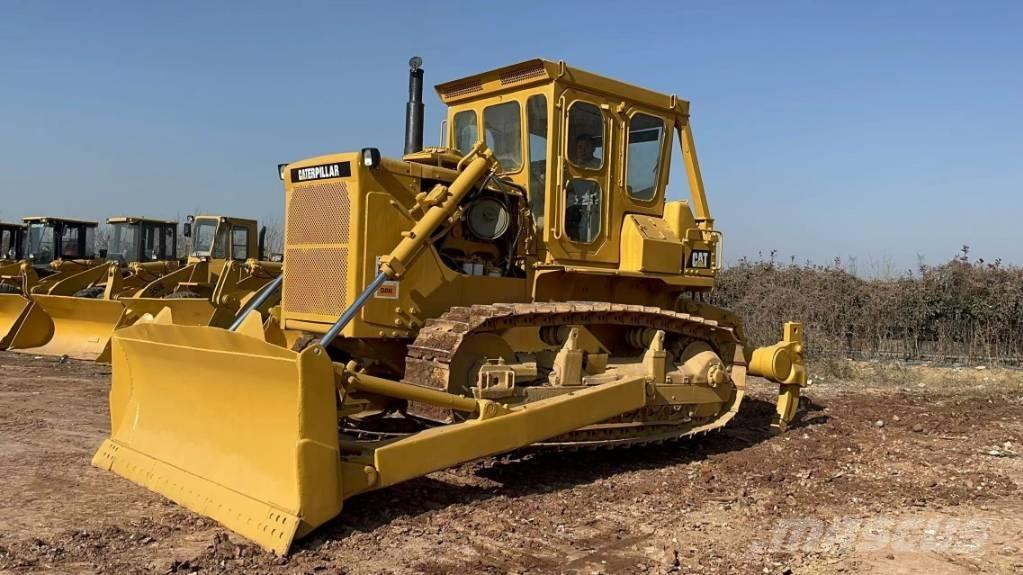 CAT D 8 K بلدوزرات مجنزرة