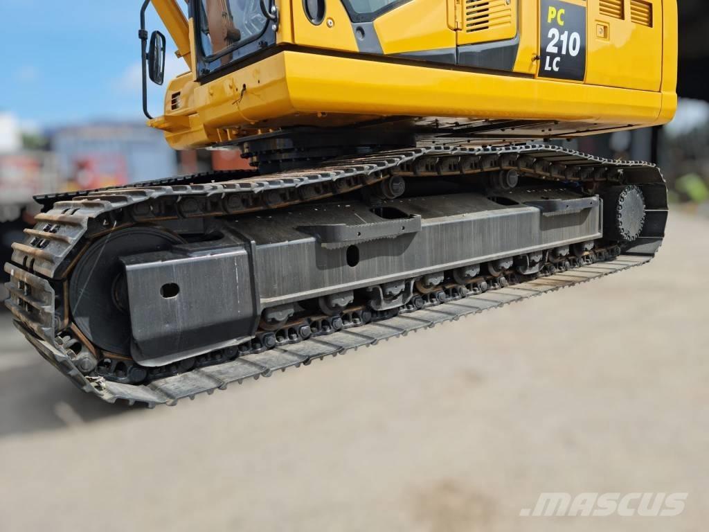 Komatsu PC 210 LC-10 حفارات زحافة