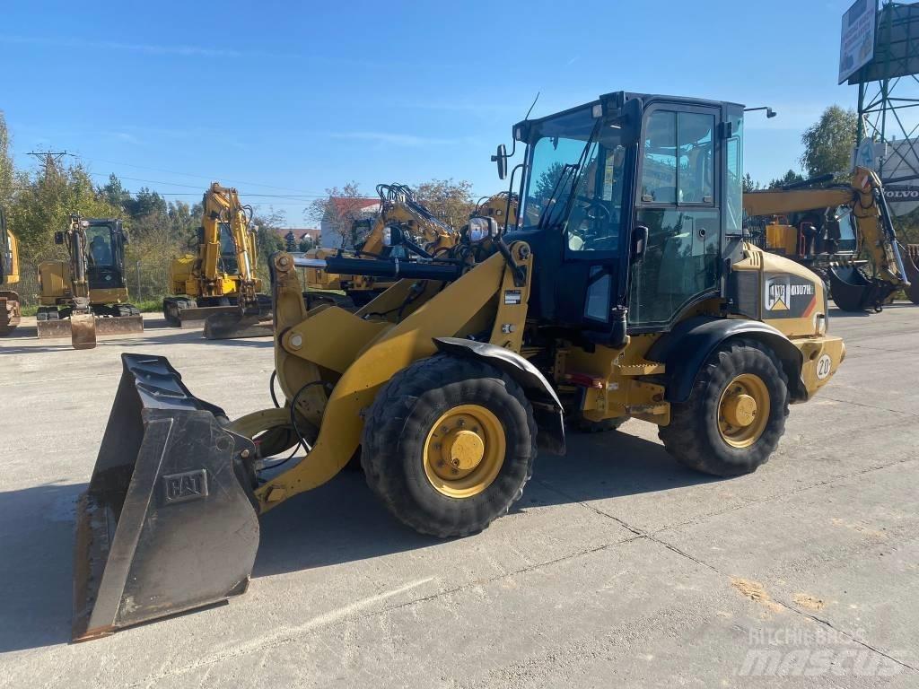 CAT 907 H 2 لوادر بعجل