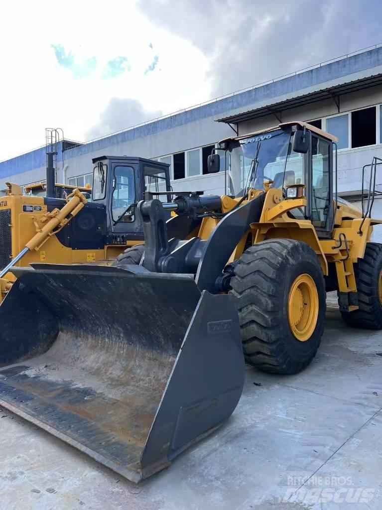 Volvo L 105 لوادر بعجل