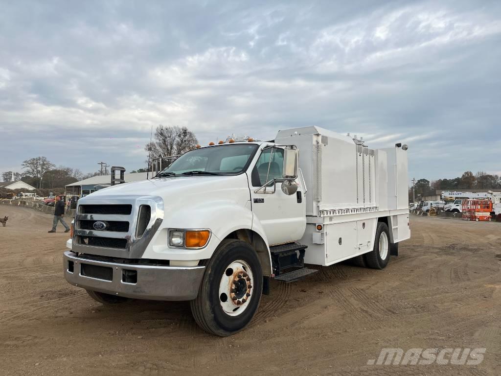Ford F 650 XLT شاحنات ذات صهاريج