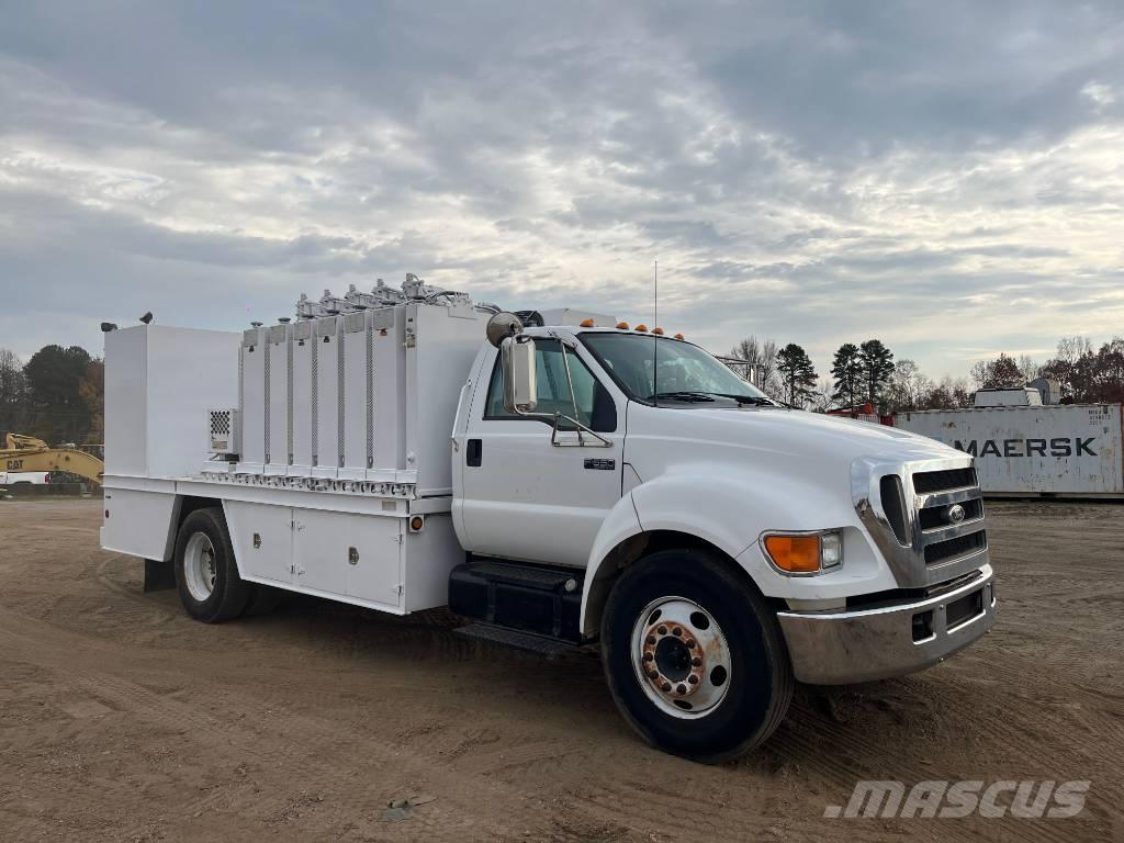 Ford F 650 XLT شاحنات ذات صهاريج