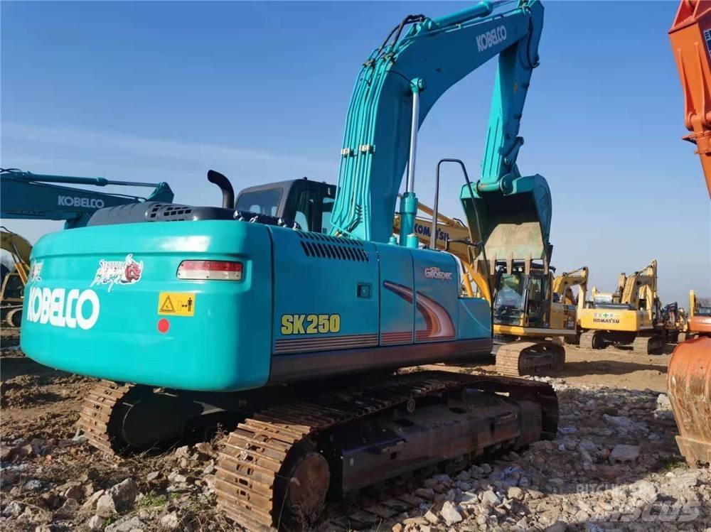 Kobelco SK 250-8 حفارات زحافة