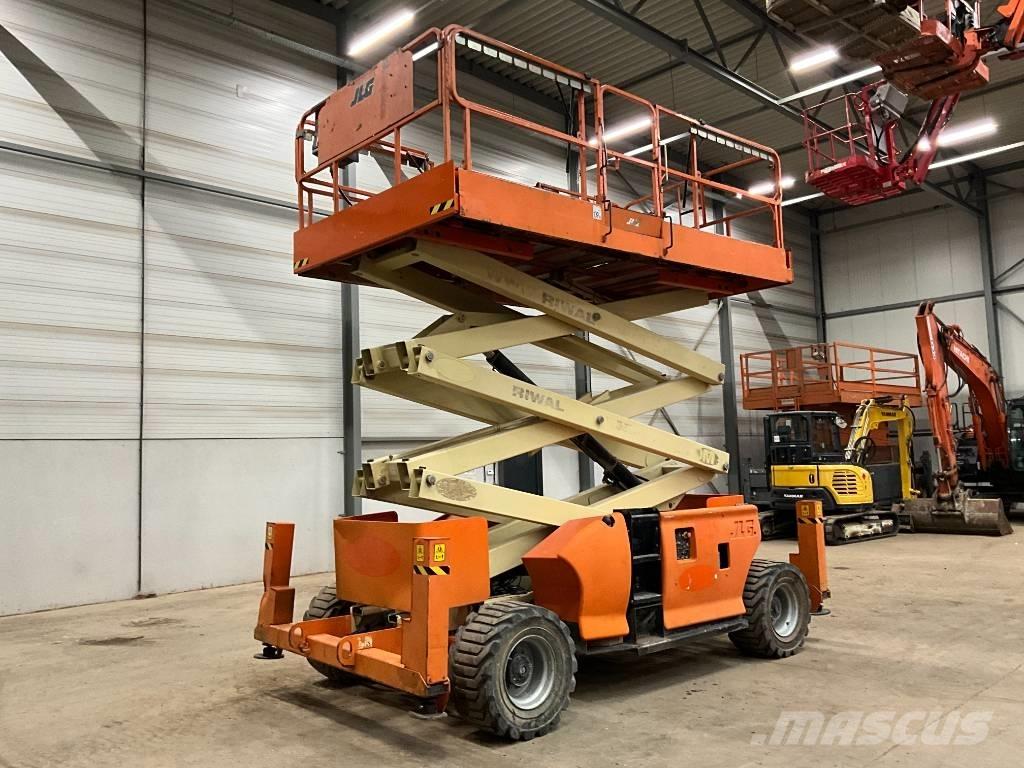 JLG 3394 RT رافعات مقصية الشكل