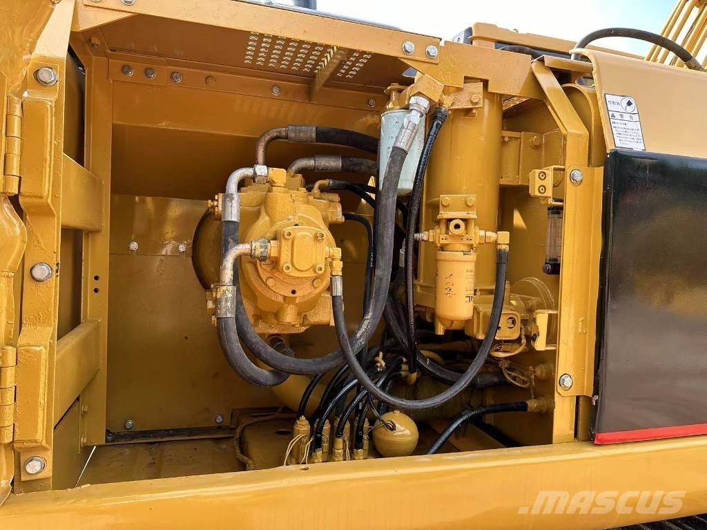 CAT 320 B L حفارات زحافة